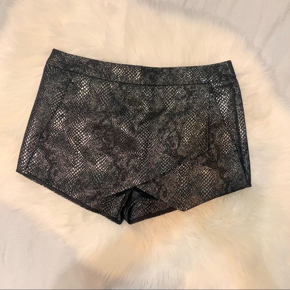 EXPRESS Metallic Black Skort